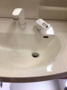 洗面所　蛇口　交換　水漏れ　経年劣化